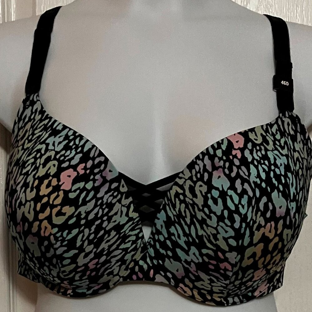 Torrid Size 46D Push-up Plunge Bra